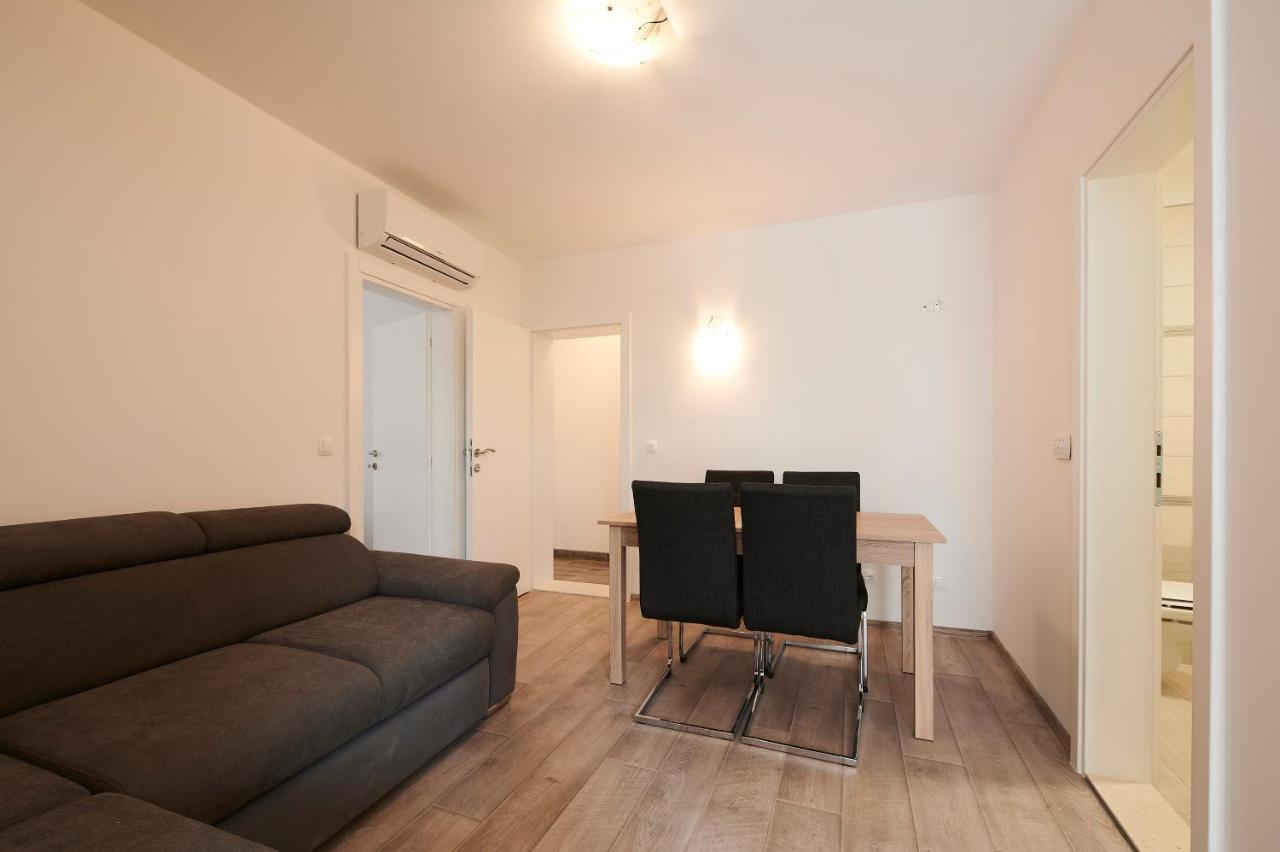 Cutan Apartment Trogir Exterior photo